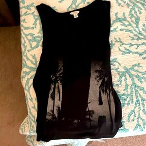Trendy Guess brand -black palm tree tank top size large never worn! Flowy.